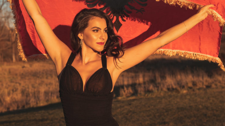 Lena Nikolaj Albanian flag