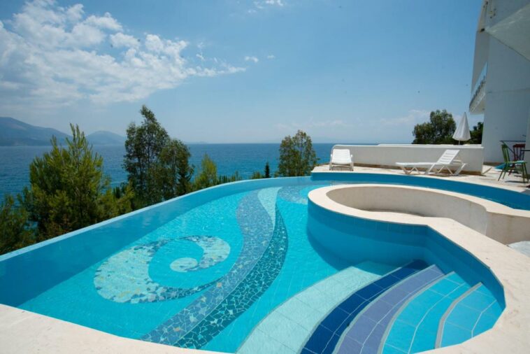 Stone Beach by Atlantid Hospitality, Qeparo