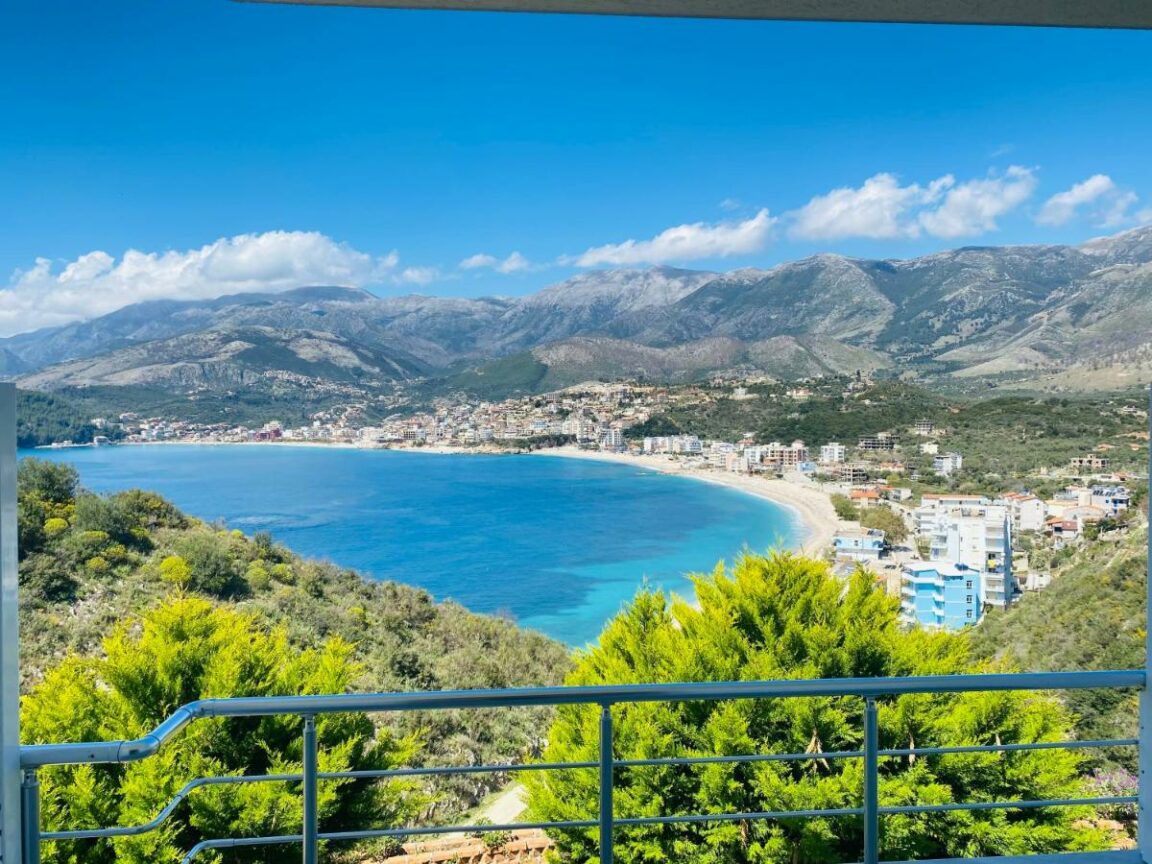 L'Albanie , avec ses paysages diversifiés, sa riche histoire et sa culture dynamique, est un pays qu'il vaut mieux explorer en profondeur.
