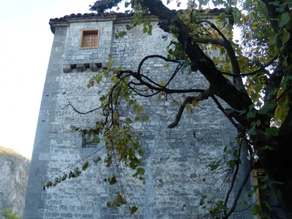 Petralba Castle, A king's view over the Mat highlands 14 14kal1518614970