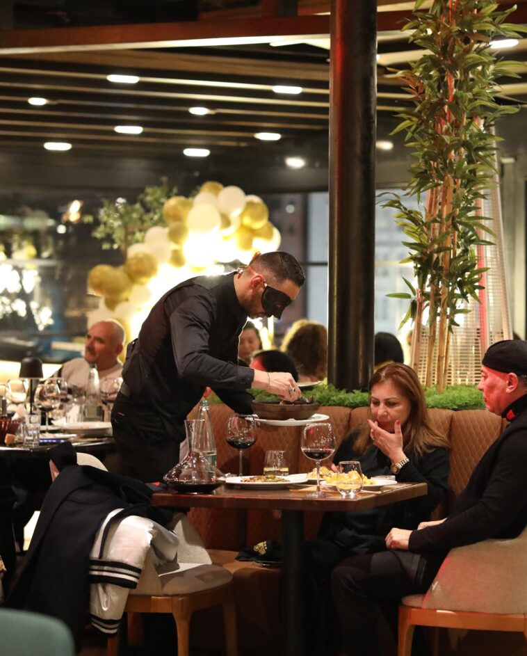 Eats: Top 12 Places to eat in Shkoder, Albania 13 Hotel Chicago Lounge Bar & Restaurant