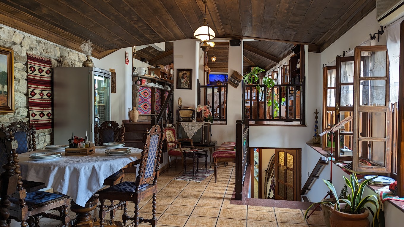 Where to Eat: Top 12 Restaurants in Berat, Albania 20 PXL 20230522 112839315
