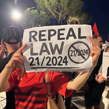 Why Are Albanians Protesting for 30 Days in a Row? Understanding the "Flamingo Revolution" 14 images 3
